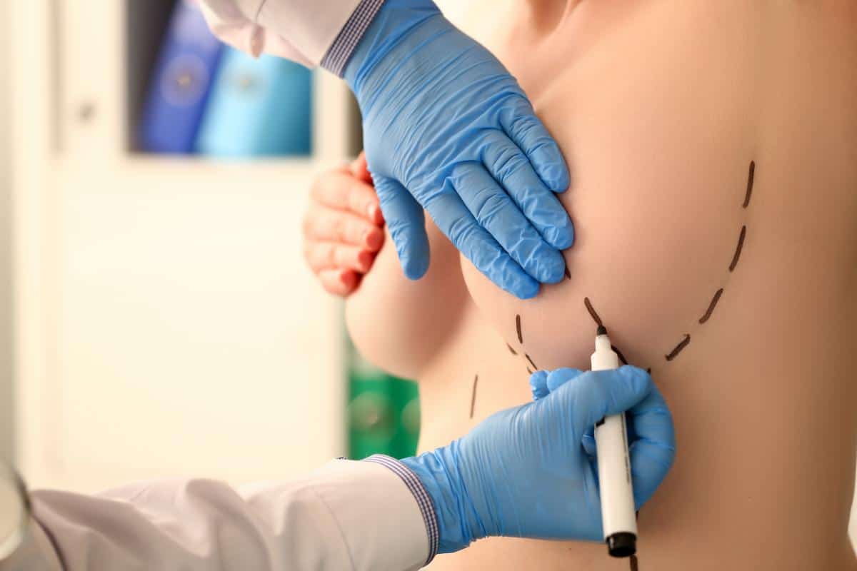 Cirugía aumento de senos en Machala